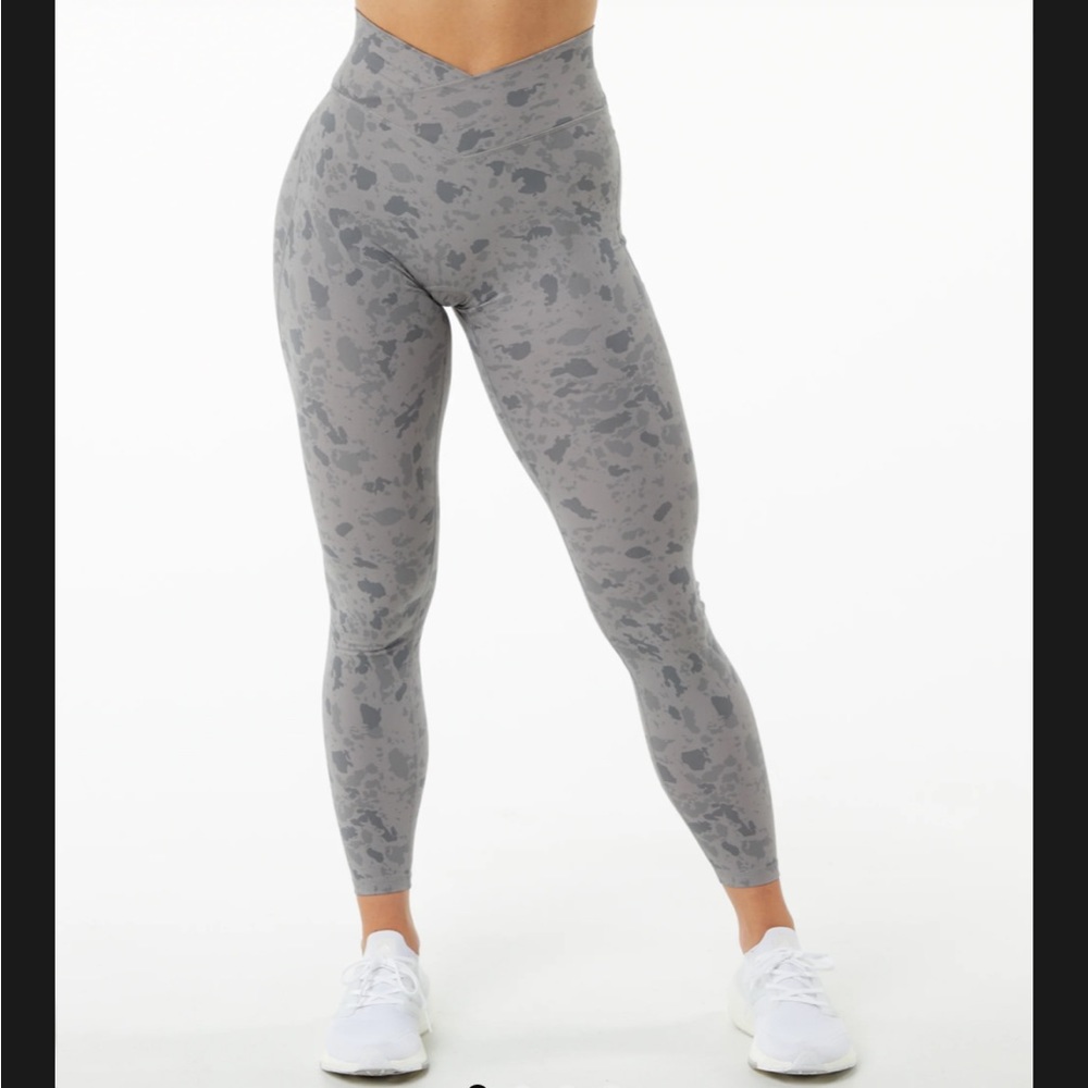 NWT S alphalete surface power leggings